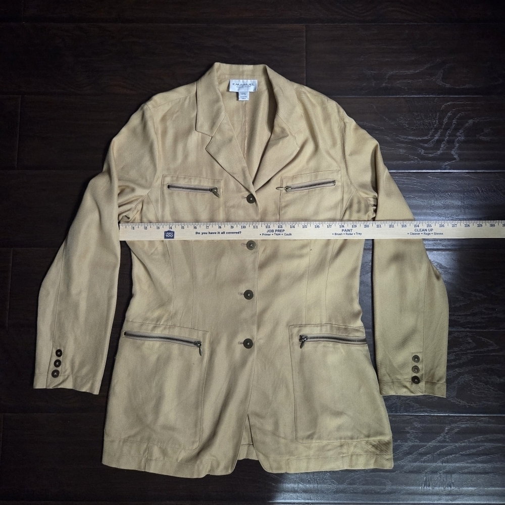 Emanuel Ungaro 100% Silk Tan Blazer with Zipper Pockets Size 8 - Picture 12 of 13